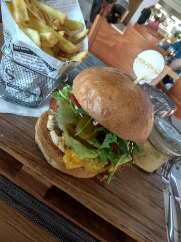 Opinii despre Nok Nok Restaurace Hradec Králové în Hradec Králové - Gastronomie a pohostinství