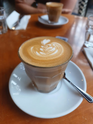 Comentarii opinii despre Kavárna co hledá jméno