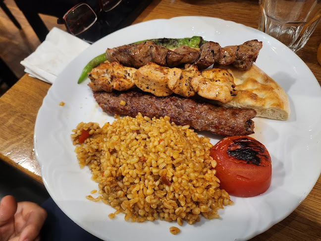 Mangal Restaurant - Gastronomie a pohostinství