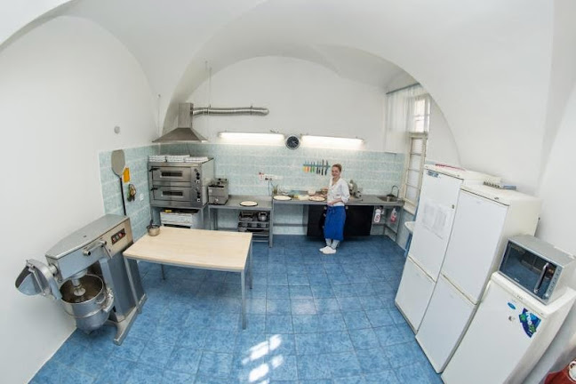 Opinii despre Pizza CeZar în Kokory - Gastronomie a pohostinství