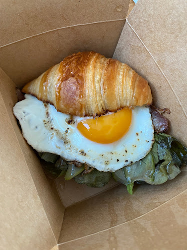 KRO COFFEE VINOHRADY - COFFEE & BAKERY - Vinohrady