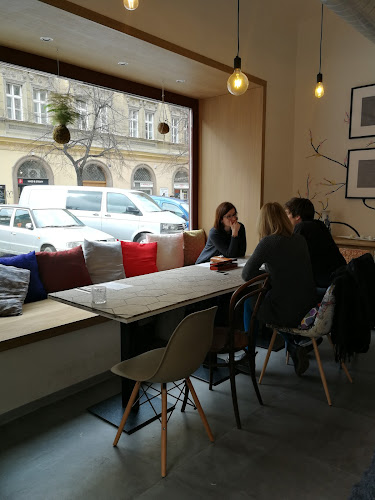 Khomfi - Gastronomie a pohostinství