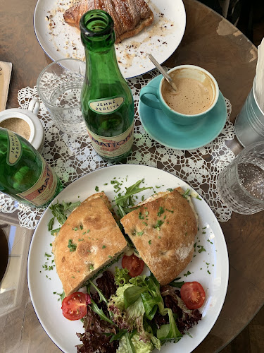 Comentarii opinii despre Le Caveau Cukrárna, kavárna, čajovna