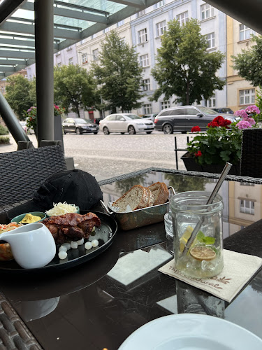 The Farmers' Market Bar & Grill - Gastronomie a pohostinství