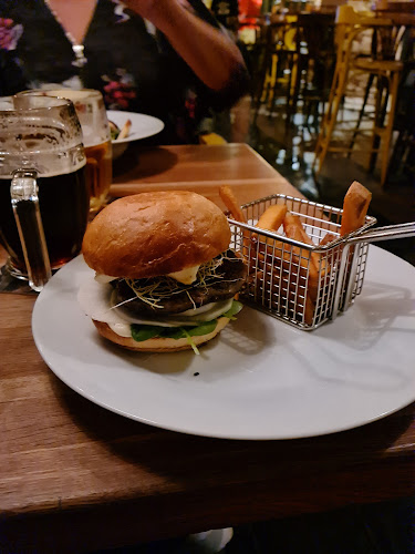 Opinii despre Serial Burgers în Nové Město - Gastronomie a pohostinství