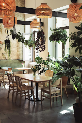 CHUTNEJ vegan kitchen & café