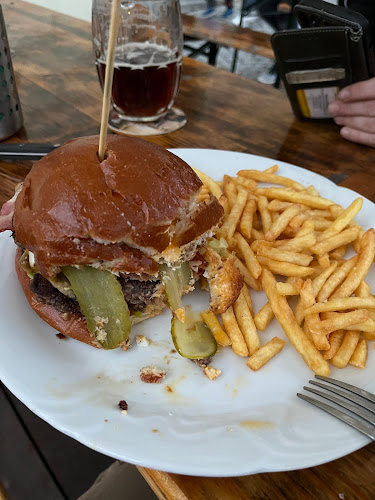 Tachovské nám. 79/1, 130 00 Praha 3-Žižkov