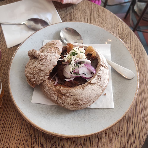 Pivovar U Tří růží - Gastronomie a pohostinství