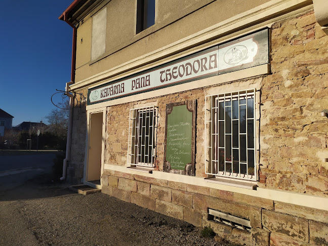 Kavarna pana Theodora - Gastronomie a pohostinství