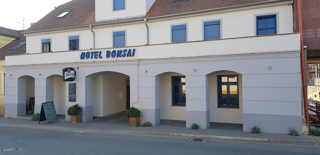 Vinárna hotelu Bonsai
