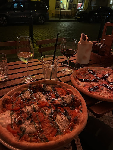 Nicolas bar & restaurant - Gastronomie a pohostinství