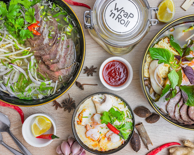 Opinii despre WraP ‘n Roll în Hradec Králové - Gastronomie a pohostinství