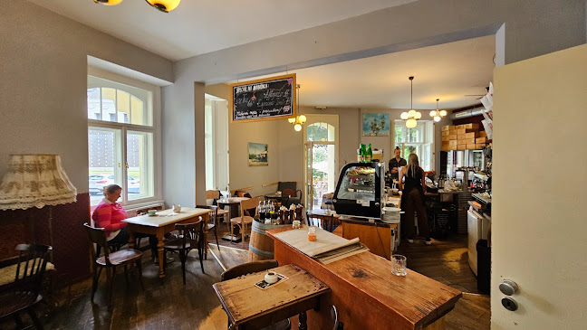 Opinii despre Le Caveau Cukrárna, kavárna, čajovna în Praha - Gastronomie a pohostinství