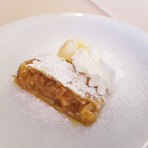 Opinii despre Restaurace U Labutí în Praha - Gastronomie a pohostinství