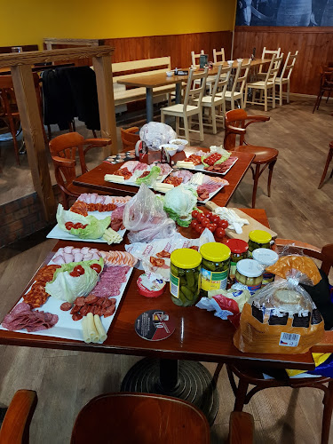 Opinii despre Herna Bar Paprsek în Praha - Gastronomie a pohostinství