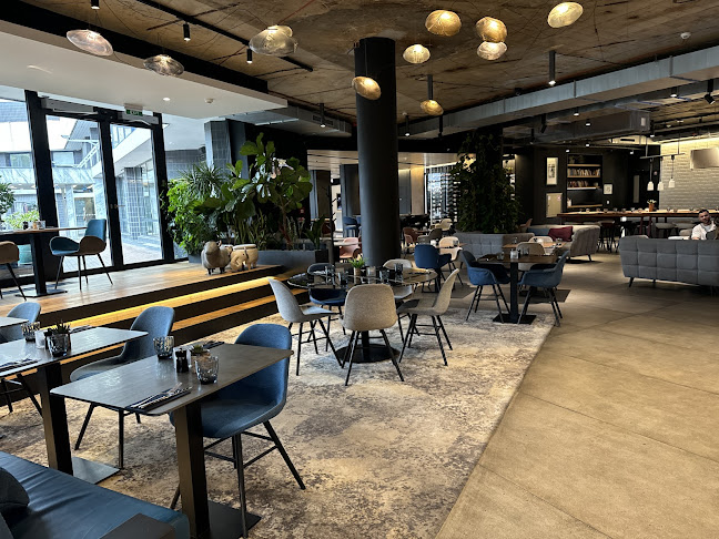 Opinii despre Eclipse Lounge Bar & Restaurace în Praha - Gastronomie a pohostinství