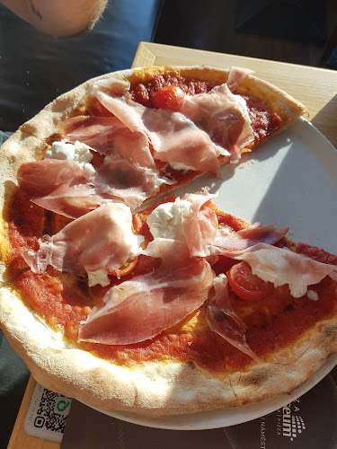 Pizza Coloseum OC Karolina