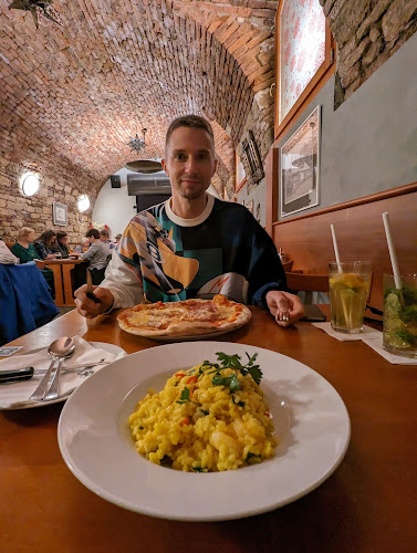 Pizzeria Kmotra Kavárna - Gastronomie a pohostinství