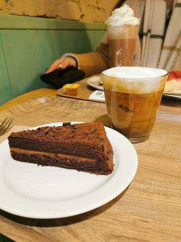 Comentarii opinii despre Costa Coffee