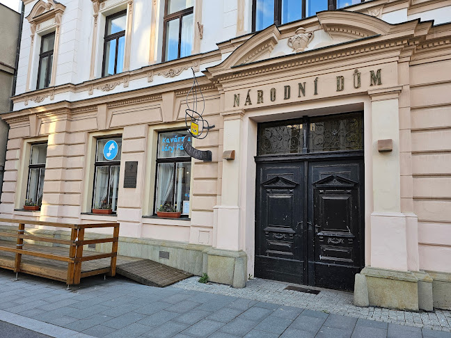 Kavárna Láry Fáry Rychnov n. Kněžnou - Gastronomie a pohostinství