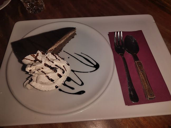 Křižíkova 208/55, 186 00 Praha 8-Karlín