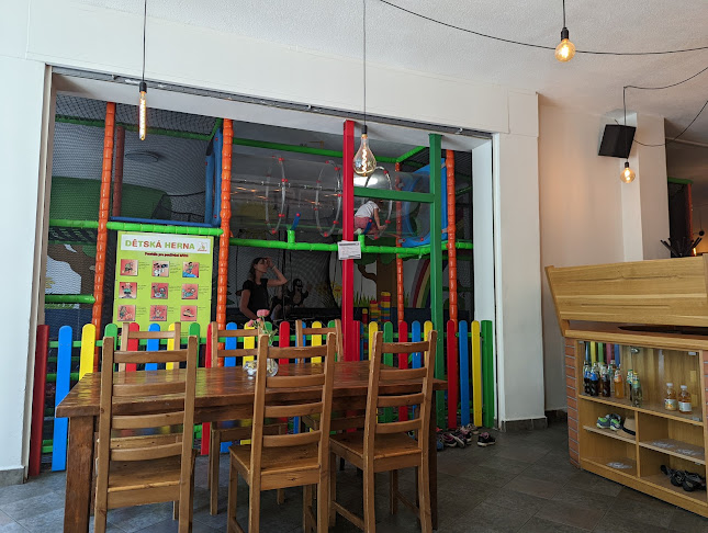 Comentarii opinii despre Pizza-doma Caffe Restaurant s velkou dětskou hernou