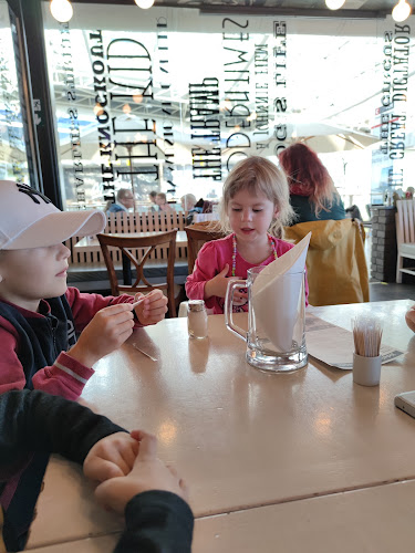 Comentarii opinii despre Charlie's Street