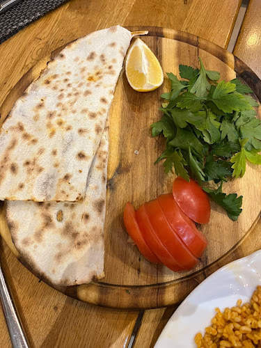 Opinii despre Mangal Restaurant în Nové Město - Gastronomie a pohostinství