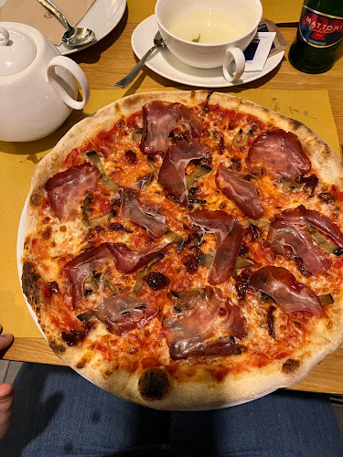 Opinii despre PANORAMICO pizza, pasta, grill în Hradec Králové - Gastronomie a pohostinství