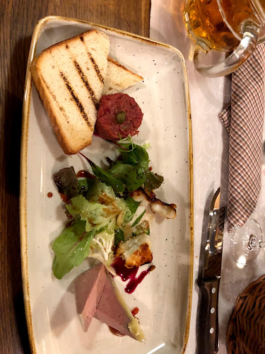 Bílá kráva - steaky a francouzská venkovská kuchyně - Vinohrady