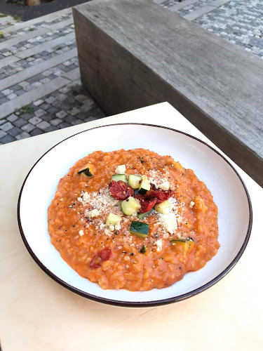 Zelená 1084/15, 160 00 Praha 6-Dejvice