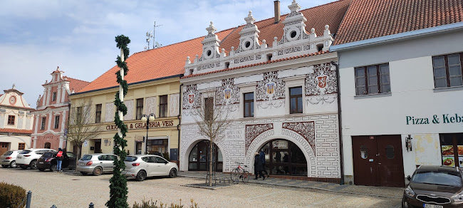 Ellie's Pizza & Kebab Kavarna & Cukrárna - České Budějovice