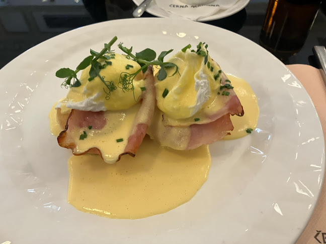 Opinii despre Černá Madona în Staré Město - Gastronomie a pohostinství