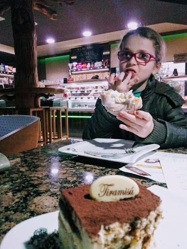 Opinii despre Cukrárna Cherry în Brno - Gastronomie a pohostinství