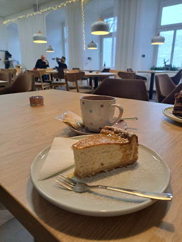 Opinii despre V caffe na zámečku în Nejdek - Gastronomie a pohostinství