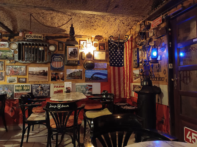 Opinii despre Jeep Bar în Praha - Gastronomie a pohostinství