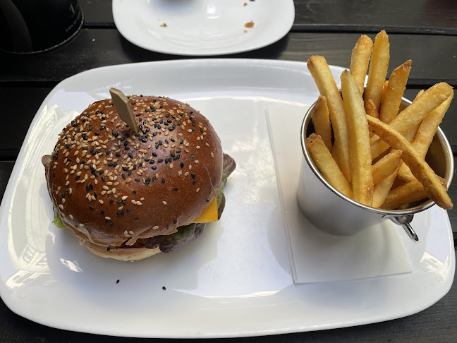 Opinii despre GANGSTERburger în Praha - Gastronomie a pohostinství