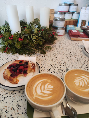 KRO COFFEE VINOHRADY - COFFEE & BAKERY - Gastronomie a pohostinství