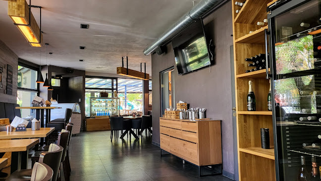 Opinii despre Měcholupský park în Praha - Gastronomie a pohostinství