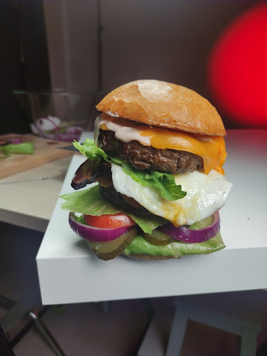 Opinii despre Džejmis burgers în Jilemnice - Gastronomie a pohostinství