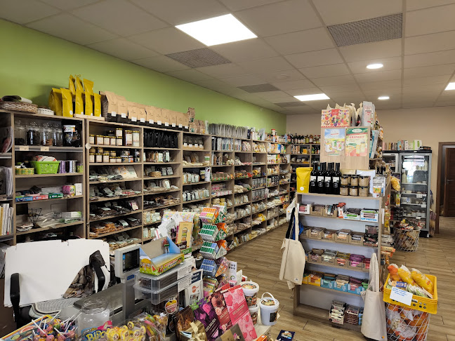 Opinii despre Zdravé potraviny & Café bar Lapacho în Ivančice - Gastronomie a pohostinství