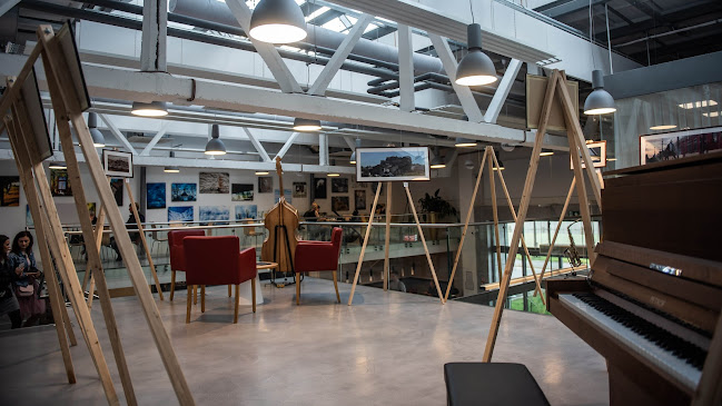 Comentarii opinii despre Petrof Café