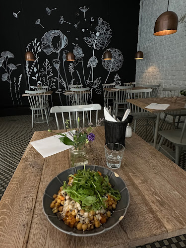 Opinii despre Phill's Twenty7 în Praha - Gastronomie a pohostinství