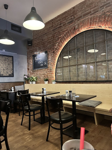 Vratislavova 28/12, 128 00 Praha 2