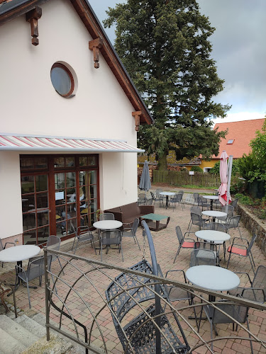 Opinii despre Kavárna Kousek în České Budějovice - Gastronomie a pohostinství