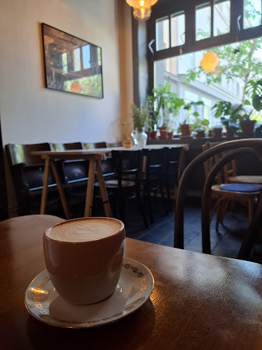 Opinii despre Kavárna Dejvického divadla în Praha - Gastronomie a pohostinství