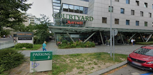 The Farmers' Market Bar & Grill