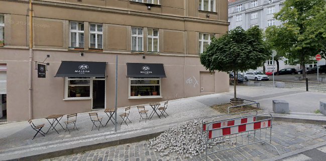 MAISON cafe restaurant
