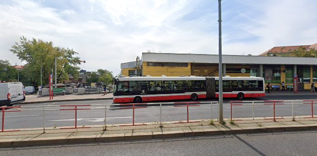 KM PIZZA & Wezo Istanbul Kebab - Kobylisy